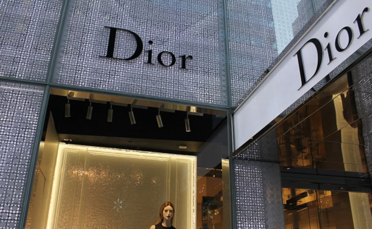 S Korea Fines Louis Vuitton, Dior, Tiffany $24.9 Million Over Data Leaks