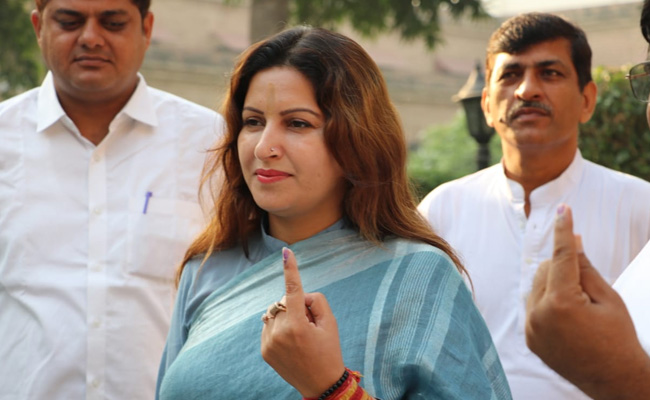 Haryana Election 2019: TikTok Star And Haryana BJP Candidate Sonali Phogat Casts Her Vote