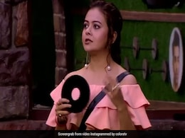 <I>Bigg Boss 13</i> Written Update, October 9, 2019: Devoleena Bhattacharjee Becomes The First Queen Of The House <I>Bigg Boss 13</i> Written Update, October 9, 2019: Devoleena Bhattacharjee Becomes The First Queen Of The House