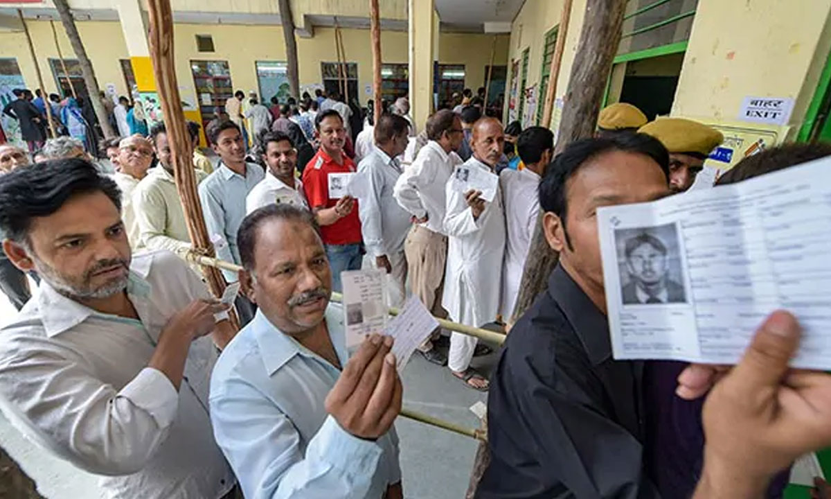 Assembly Election 2022 Highlights: Dara Singh Chauhan, Another Minister And OBC Leader, Quits Team Yogi