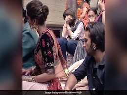 Ranveer Singh Had His Eyes On Deepika Padukone Since 2013; '7 Years On, Nothing Has Changed,' She Comments Ranveer Singh Had His Eyes On Deepika Padukone Since 2013; '7 Years On, Nothing Has Changed,' She Comments