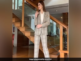 Zareen Khan ने दिखाया नया अंदाज, कोट-पैंट में यूं कराया फोटोशूट- देखें Video Zareen Khan ने दिखाया नया अंदाज, कोट-पैंट में यूं कराया फोटोशूट- देखें Video