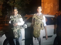 दिल्ली के पॉश कॉलोनी में पुलिस और बदमाशों के बीच मुठभेड़, एक लाख के इनामी बदमाश गिरफ्तार दिल्ली के पॉश कॉलोनी में पुलिस और बदमाशों के बीच मुठभेड़, एक लाख के इनामी बदमाश गिरफ्तार