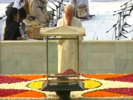 PM मोदी ने महात्मा गांधी को दी श्रद्धांजलि, शाम को जाएंगे साबरमती आश्रम, भारत को ओडीएफ घोषित करेंगे PM मोदी ने महात्मा गांधी को दी श्रद्धांजलि, शाम को जाएंगे साबरमती आश्रम, भारत को ओडीएफ घोषित करेंगे