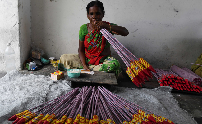 $800 Million Firecracker Industry In Tamil Nadu's Sivakasi Hit By Anti-Pollution Drive