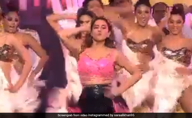 सारा अली खान की धमाकेदार अंदाज में पहली स्टेज परफॉर्मेंस, Video शेयर कर फैन्स से की ये अपील