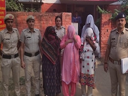 शिकारी खुद बन गई शिकार, युवकों की समझदारी से हनी ट्रैप में फंसाने की साजिश नाकाम शिकारी खुद बन गई शिकार, युवकों की समझदारी से हनी ट्रैप में फंसाने की साजिश नाकाम