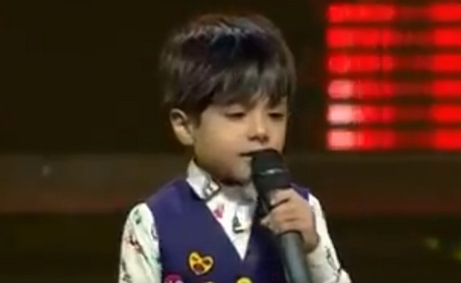 Viral Video: इस बच्चे ने 'आती क्या खंडाला' पर छेड़ी ऐसी धुन, बड़े-बड़े सूरमा हो गए ढेर- देखें वीडियो