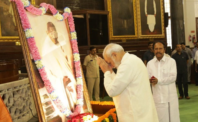 महात्मा गांधी जयंती पर PM मोदी ने New York Times में लिखा लेख, आने वाली पीढ़ियां रखें उन्हें याद, तो दिया 'आईंस्टाइन चैलेंज'