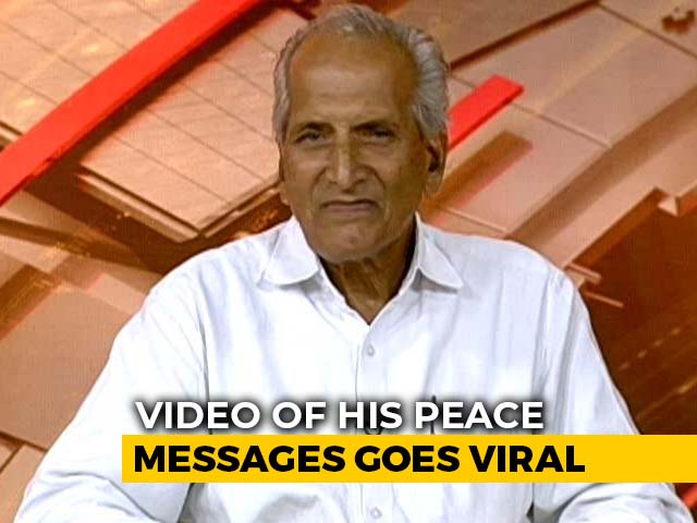 Meet "The Pamphlet Man" Who Is Fighting Hate On Delhi Streets