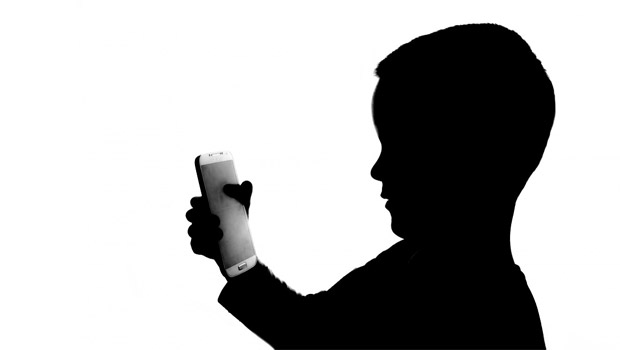 Are Your Kids Spending Too Much Time On Mobile Phones Or TV? Keep A Check On Their Caffeine Intake