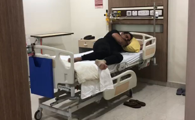 रॉबर्ट वाड्रा को नोएडा के मेट्रो अस्पताल में किया गया भर्ती, प्रियंका गांधी भी पहुंची अस्पताल