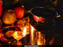 Karva Chauth 2019: इन चीजों के बिना अधूरा है करवा चौथ का व्रत Karva Chauth 2019: इन चीजों के बिना अधूरा है करवा चौथ का व्रत