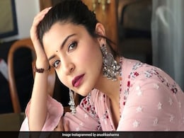अनुष्का शर्मा ने खाया देसी खाना, फूड टेबल देखकर आपके मुंह में भी आ जाएगा पानी अनुष्का शर्मा ने खाया देसी खाना, फूड टेबल देखकर आपके मुंह में भी आ जाएगा पानी