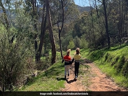 Can You Spot The Deadly Snake Lurking Near Children In This Pic? Can You Spot The Deadly Snake Lurking Near Children In This Pic?