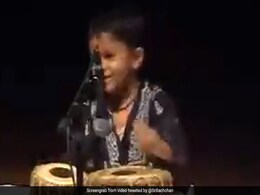 Viral Video:खचाखच भरे हॉल में इस बच्चे ने तबले और सुरों से बांधा समां, उस्ताद भी हुए हैरान, अमिताभ ने शेयर किया वीडियो Viral Video:खचाखच भरे हॉल में इस बच्चे ने तबले और सुरों से बांधा समां, उस्ताद भी हुए हैरान, अमिताभ ने शेयर किया वीडियो