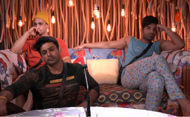 <i>Bigg Boss 13</i> Written Update October 25, 2019: Asim Riaz And Paras Chhabra's Fight Gets Extremely Ugly