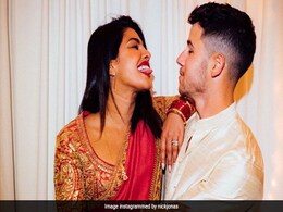 निक जोनास ने शेयर की करवा चौथ की फोटो, बोले- मेरी बीवी भारतीय है...हिंदू है और... निक जोनास ने शेयर की करवा चौथ की फोटो, बोले- मेरी बीवी भारतीय है...हिंदू है और...