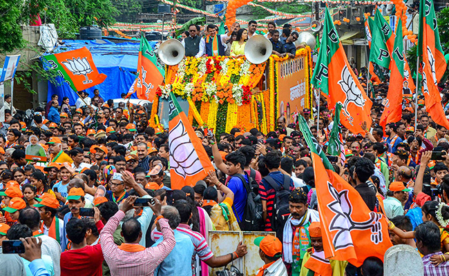 Exit Polls Predict Over 200 Seats For BJP-Sena In Maharashtra