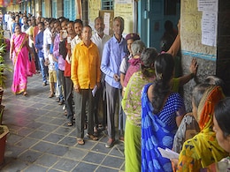महाराष्ट्र में सत्ता पर मचे घमासान को लेकर बॉलीवुड एक्टर ने किया कमेंट, बोले- जनता राम भरोसे... महाराष्ट्र में सत्ता पर मचे घमासान को लेकर बॉलीवुड एक्टर ने किया कमेंट, बोले- जनता राम भरोसे...