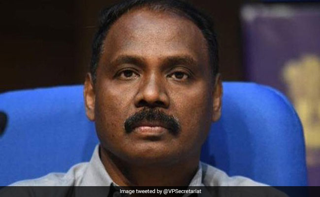 जम्मू-कश्मीर को मिला पहला LG, जीसी मुर्मू ने ली उप-राज्यपाल पद की शपथ