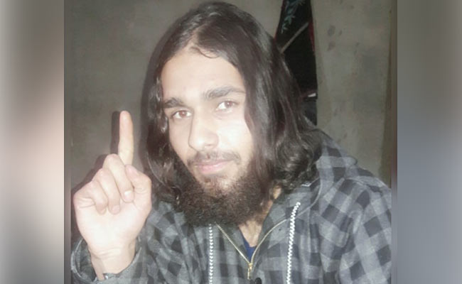 Jaish Terrorist Arrested In J&K's Baramulla, Weapons Found