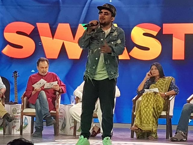 Watch: Rapper Naezy Performs Banega Swasth India Anthem