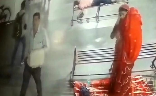 मां के बगल में सो रहा आठ महीने का बच्‍चा हुआ किडनैप, CCTV में कैद हो गया सनसनीखेज वाकया