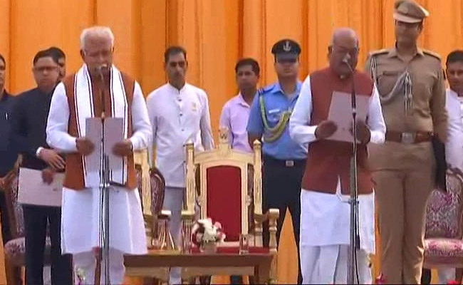 हरियाणा में फिर खट्टर सरकार: मनोहर लाल खट्टर ने ली CM पद की शपथ, दुष्यंत चौटाला बने उप मुख्यमंत्री