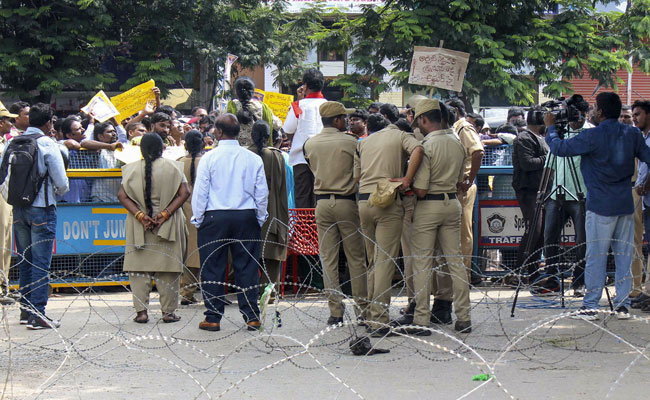Talks Between Striking Transport Workers In Telangana, Management Fail