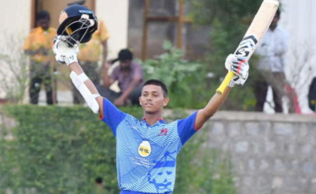 'बड़े धमाके' के बाद Yashasvi Jaiswal बने चर्चा का विषय, इस बेमिसाल संघर्ष की मिसाल दे रहे लोग