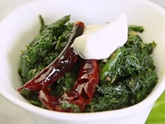 2-Minute Recipe: Healthy Palak Recipe With A Mild Seasoning For An Easy Breakfast On The Go 2-Minute Recipe: Healthy Palak Recipe With A Mild Seasoning For An Easy Breakfast On The Go