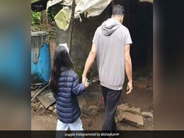 अक्षय कुमार ने बेटी संग गए झोपड़ी में, मांगा पानी तो मिली गुड़-रोटी, देखें वायरल Photo अक्षय कुमार ने बेटी संग गए झोपड़ी में, मांगा पानी तो मिली गुड़-रोटी, देखें वायरल Photo