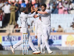 IND vs SA Series: टीम इंडिया की 'क्लीन स्वीप' के बाद यह बोले उमेश यादव और मो. शमी, देखें VIDEO IND vs SA Series: टीम इंडिया की 'क्लीन स्वीप' के बाद यह बोले उमेश यादव और मो. शमी, देखें VIDEO