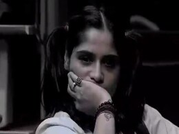 Bigg Boss 13: आरती के कान के पास आकर चिल्लाईं शहनाज, कहा-24 घंटे शीशा देखती रहती है...देखें धमाकेदार Video Bigg Boss 13: आरती के कान के पास आकर चिल्लाईं शहनाज, कहा-24 घंटे शीशा देखती रहती है...देखें धमाकेदार Video