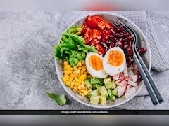 बरसात के मौसम में इन फलों से बना लेनी चाहिए दूरी वरना फायदे की जगह हो सकते हैं नुकसान