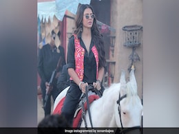 Viral Video: हाथ में बेसबॉल बैट लेकर वसूली के लिए निकलती है रिकवरी एजेंट बब्बू बैंस, देखें धमाकेदार वीडियो Viral Video: हाथ में बेसबॉल बैट लेकर वसूली के लिए निकलती है रिकवरी एजेंट बब्बू बैंस, देखें धमाकेदार वीडियो