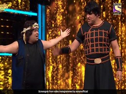 कीकू बने 'सनी देओल' और 'धर्मेंद्र' बने कृष्णा, फिर की ऐसी कॉमेडी कि ऑडियंस ने पकड़ लिया पेट- देखें Video कीकू बने 'सनी देओल' और 'धर्मेंद्र' बने कृष्णा, फिर की ऐसी कॉमेडी कि ऑडियंस ने पकड़ लिया पेट- देखें Video