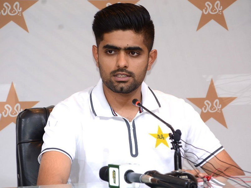 PAK vs BAN: बाबर आजम आए प्रशंसकों के निशाने पर, प्रेस कॉन्फ्रेंस में हरकतों का उड़ा जमकर मजाक