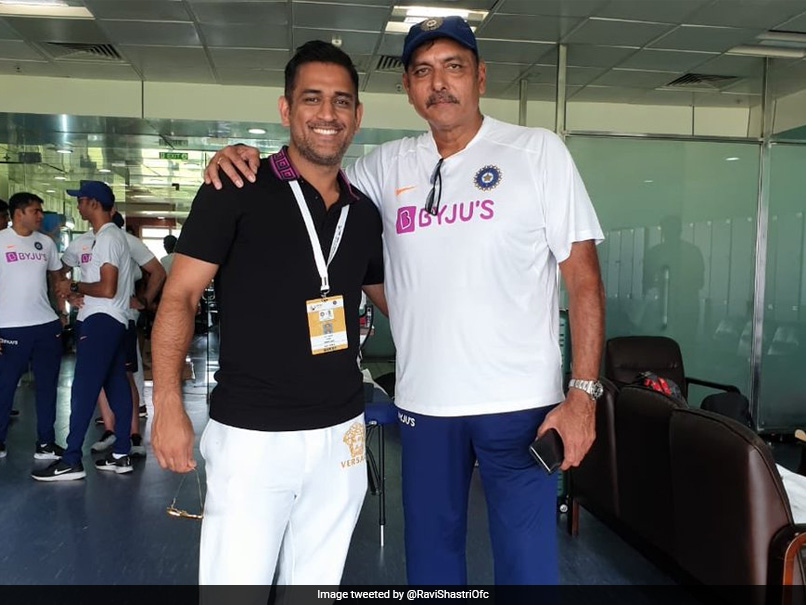 IND vs SA 3RD Test: कोच Ravi Shastri ने MS Dhoni के साथ किया फोटो पोस्ट तो फैन ने किया यह आग्रह...