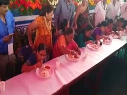 60-Year-Old Karnataka Woman Eats 6 Idlis In A Minute, Wins Competition 60-Year-Old Karnataka Woman Eats 6 Idlis In A Minute, Wins Competition