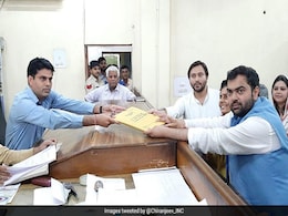 आखिरकार दिखे तेजस्वी यादव, लेकिन अपने जीजाजी के साथ रेवाड़ी में आखिरकार दिखे तेजस्वी यादव, लेकिन अपने जीजाजी के साथ रेवाड़ी में