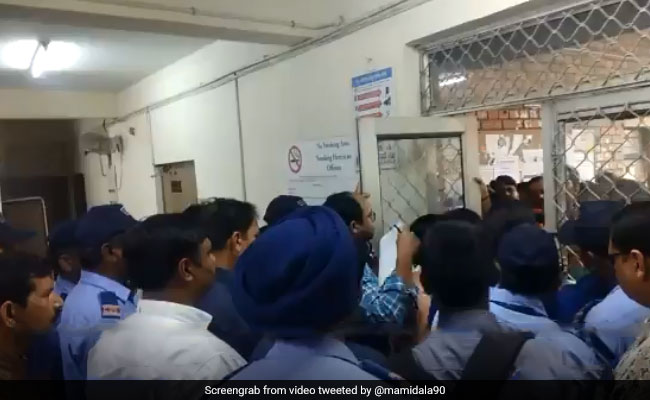 JNU Students Block Ambulance For Ailing Professor During Protest