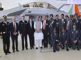 पहला राफेल मिलने के बाद बोले रक्षामंत्री Rajnath Singh, दूसरे देश को धमकाने के लिए हथियार नहीं खरीदता भारत पहला राफेल मिलने के बाद बोले रक्षामंत्री Rajnath Singh, दूसरे देश को धमकाने के लिए हथियार नहीं खरीदता भारत