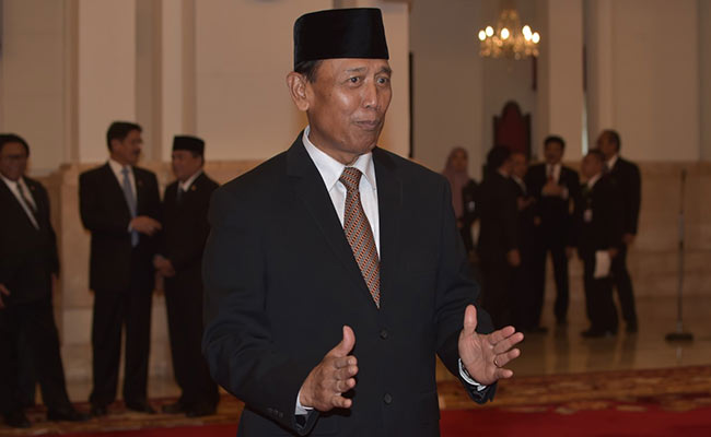Suspected ISIS Terrorist Stabs Indonesian Security Minister