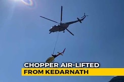 2 Air Force Choppers Airlift Helicopter After It Crashed Near Kedarnath 2 Air Force Choppers Airlift Helicopter After It Crashed Near Kedarnath