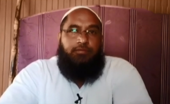 इकबाल का गीत 'लब पे आती है दुआ बनके...' प्रार्थना में गवाने पर सस्पेंड हुए प्रिंसिपल की हुई बहाली, दी गई चेतावनी