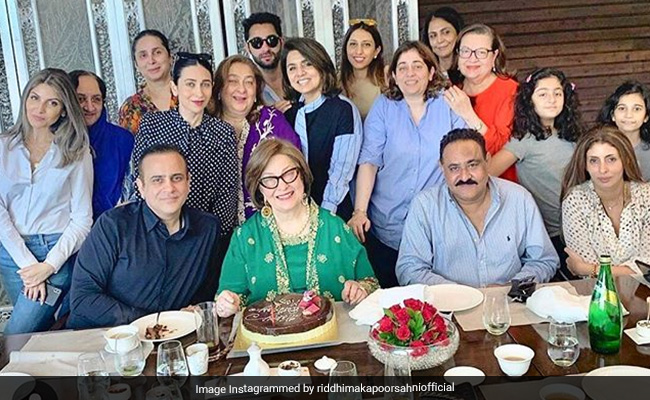Inside The Kapoors' Fam-Jam With Karisma, Riddhima, Neetu, Nikhil Nanda And Others (Bonus: Shweta Bachchan)
