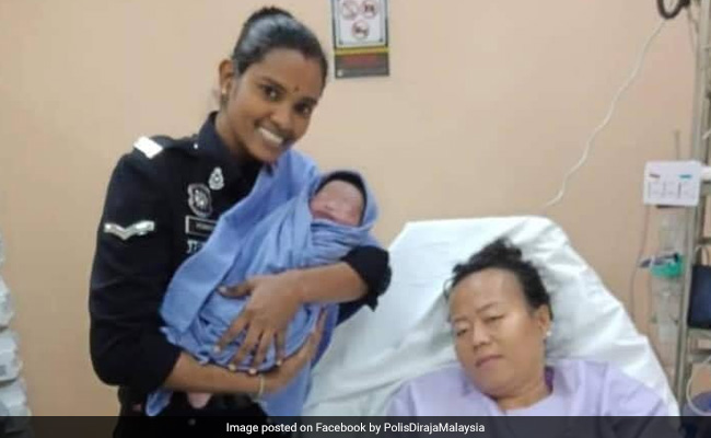 Policewoman Helps Deliver Baby Boy In Cab. He Is Named After Her