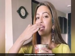 Viral Video: दिवाली पर मिठाई की जगह चॉकलेट देने पर भड़की 'हाउसफुल 4' की एक्ट्रेस, डिब्बा खोल गपागप खाने लगी रसगुल्ले Viral Video: दिवाली पर मिठाई की जगह चॉकलेट देने पर भड़की 'हाउसफुल 4' की एक्ट्रेस, डिब्बा खोल गपागप खाने लगी रसगुल्ले